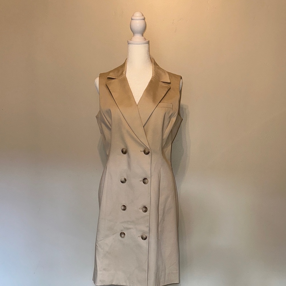 Gianni Bini Light Tan/ Khaki SleevelessTrench-style Midi Dress - Size 6